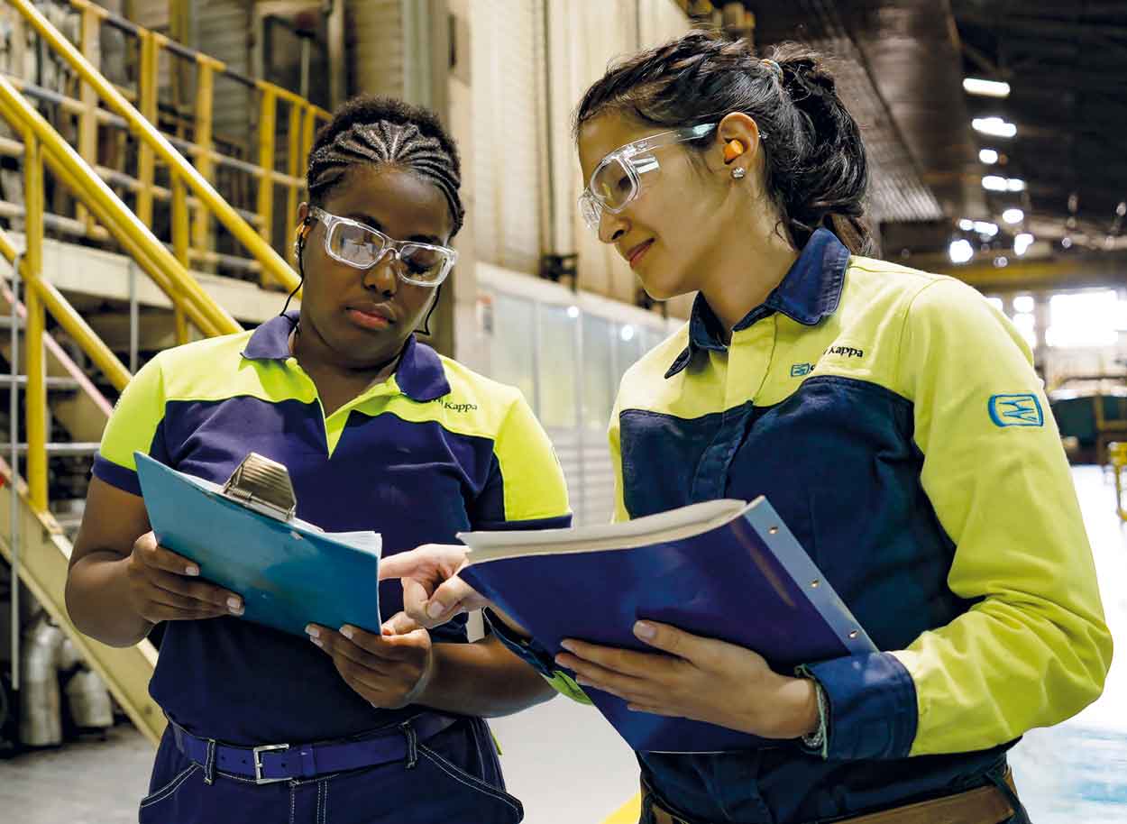 Female Smurfit Kappa employees