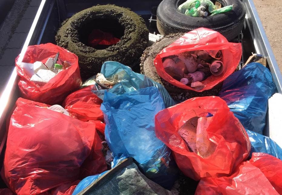 Smurfit Kappa Mitarbeiter befreien Ihre Umgebung vom Müll