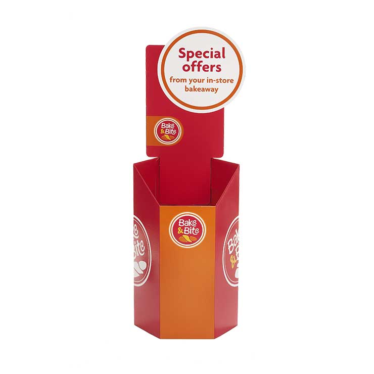 Box hexagonal avec fronton posé au sol