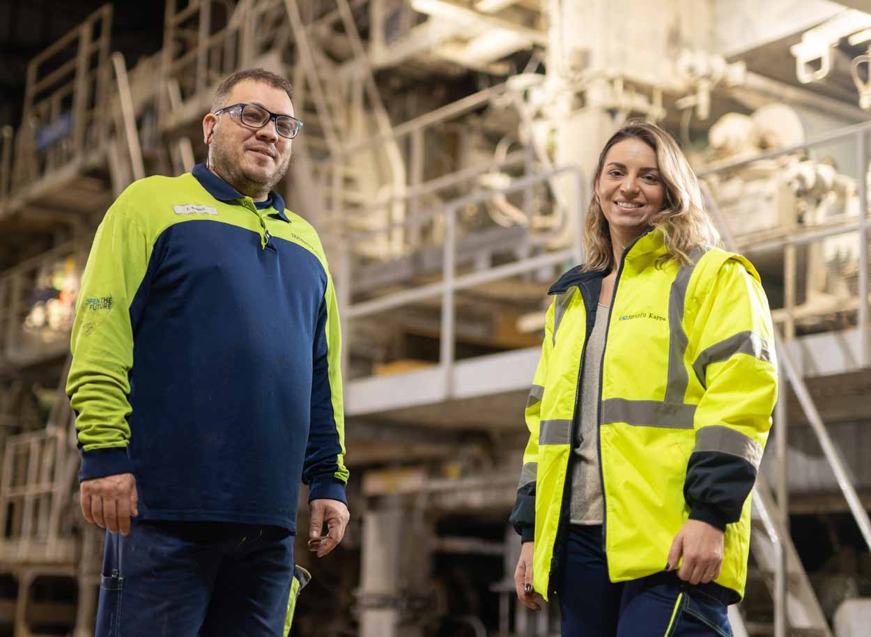 Smurfit Kappa medewerkers bij papierfabriek Facture