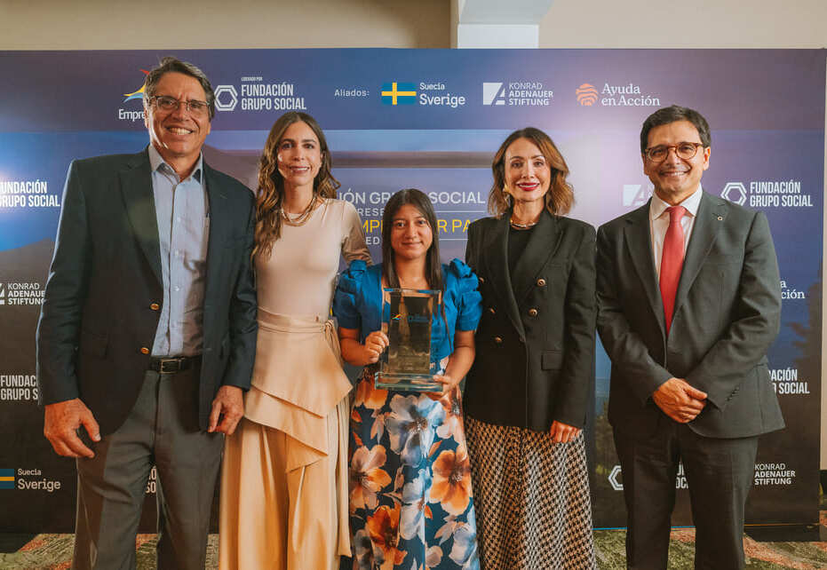 Smurfit Westrock reconocida en el Premio Emprender Paz 2025 por su compromiso con la educación rural en Colombia