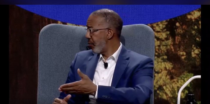 circular-newsletter-septiembre-chris-davidson-panel