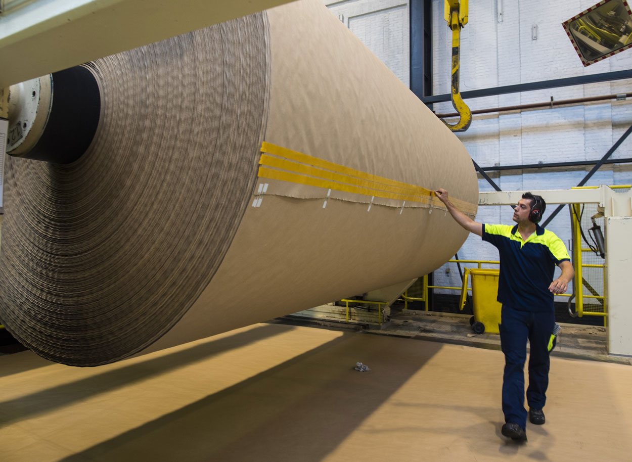 bednová lepenka, kraftový papír