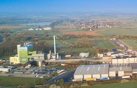 Photo aérienne grand plan zommée de la papeterie de Zülpich