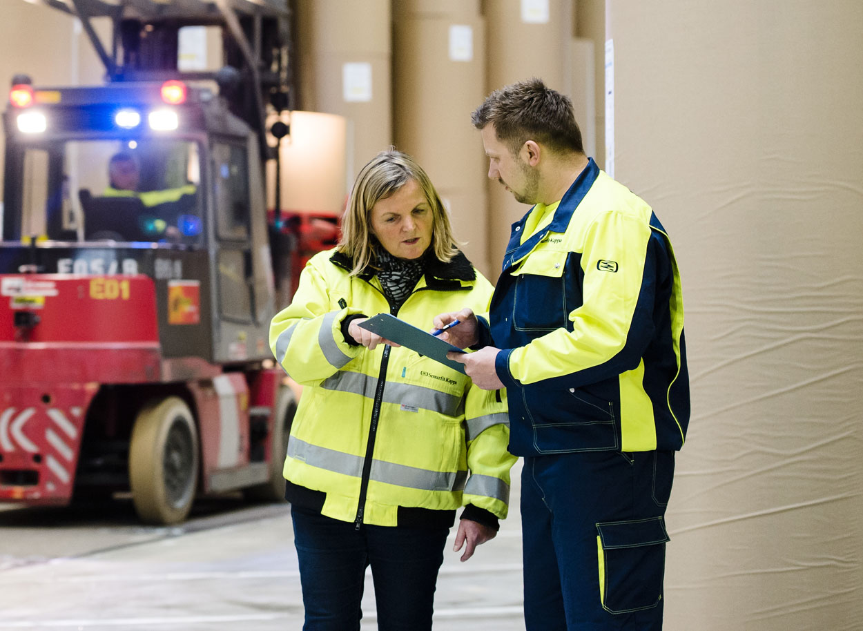 Female at Nettingsdorf, Paper