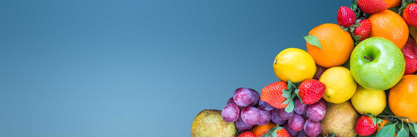 Mise en scène de différents fruits 