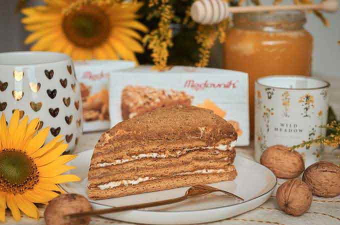 Se hvordan vi oppnådde deilige besparelser med Medovniks åttekantede kakeeske