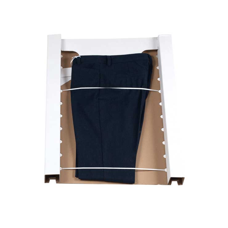 Pokorowiec na odzież, karton na odzież do wysyłki