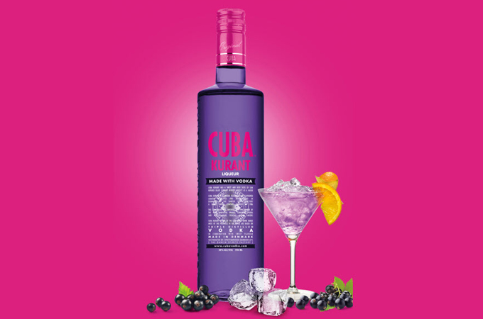 Spritfabrikken Danmark, som producerar spritdrycker, behövde en uppseendeväckande, skyddande förpackning till lanseringen av sin vodka CUBA Kurant. Vi levererade en pappersbaserad förpackning med iögonfallande design.