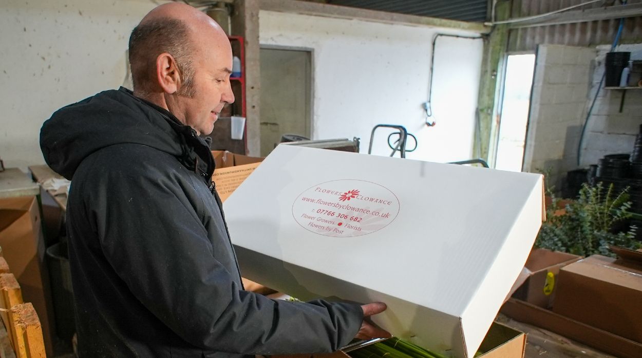 Flower packaging box