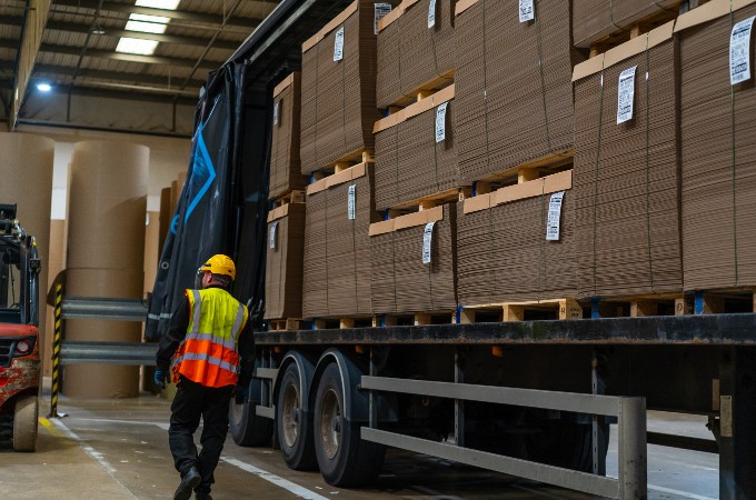 Cardboard sheet delivery UK