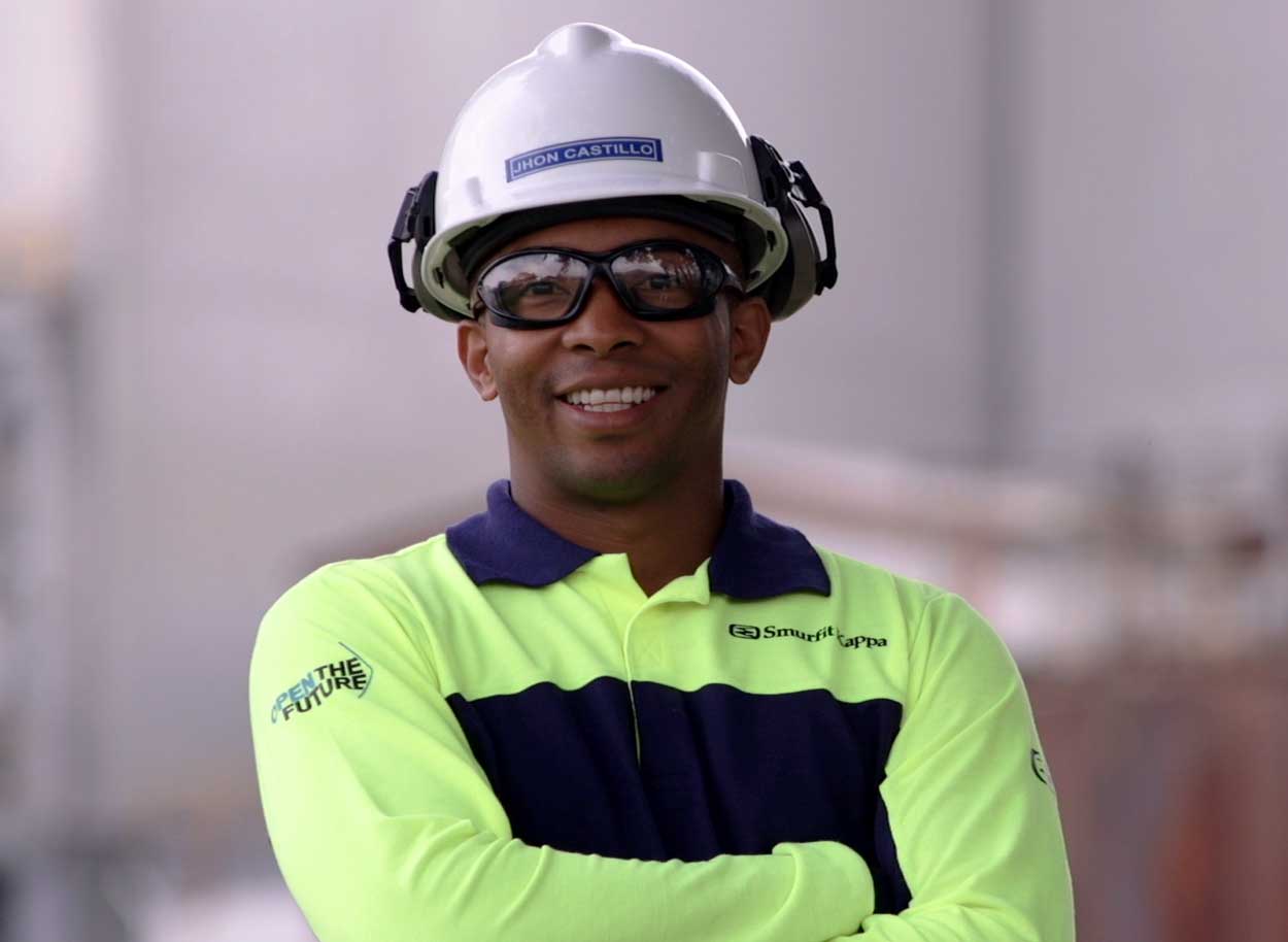 Smurfit Kappa Employee-Smiling