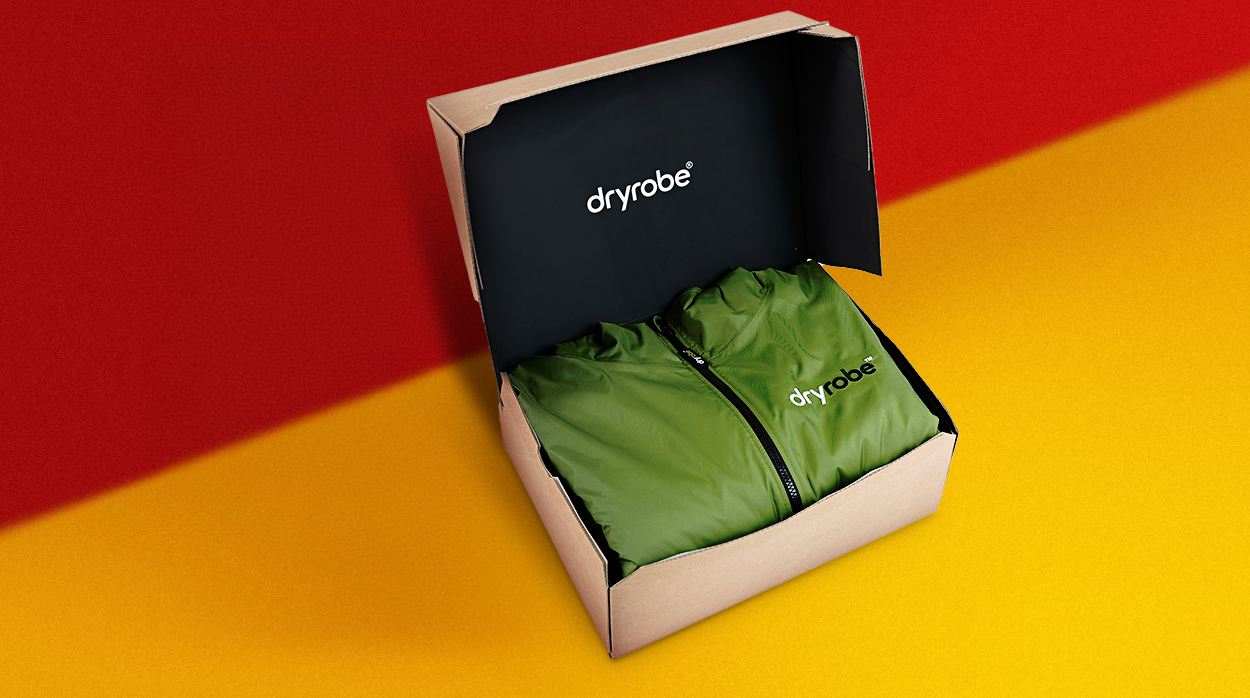 Reduction of 30 seconds per box with new clothing packaging box for Dryrobe®